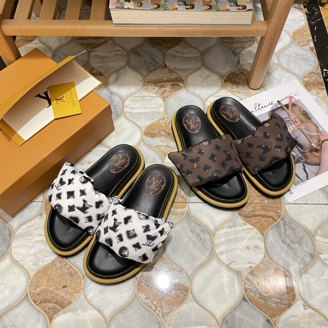 Louis vuitton monogram on sale slippers