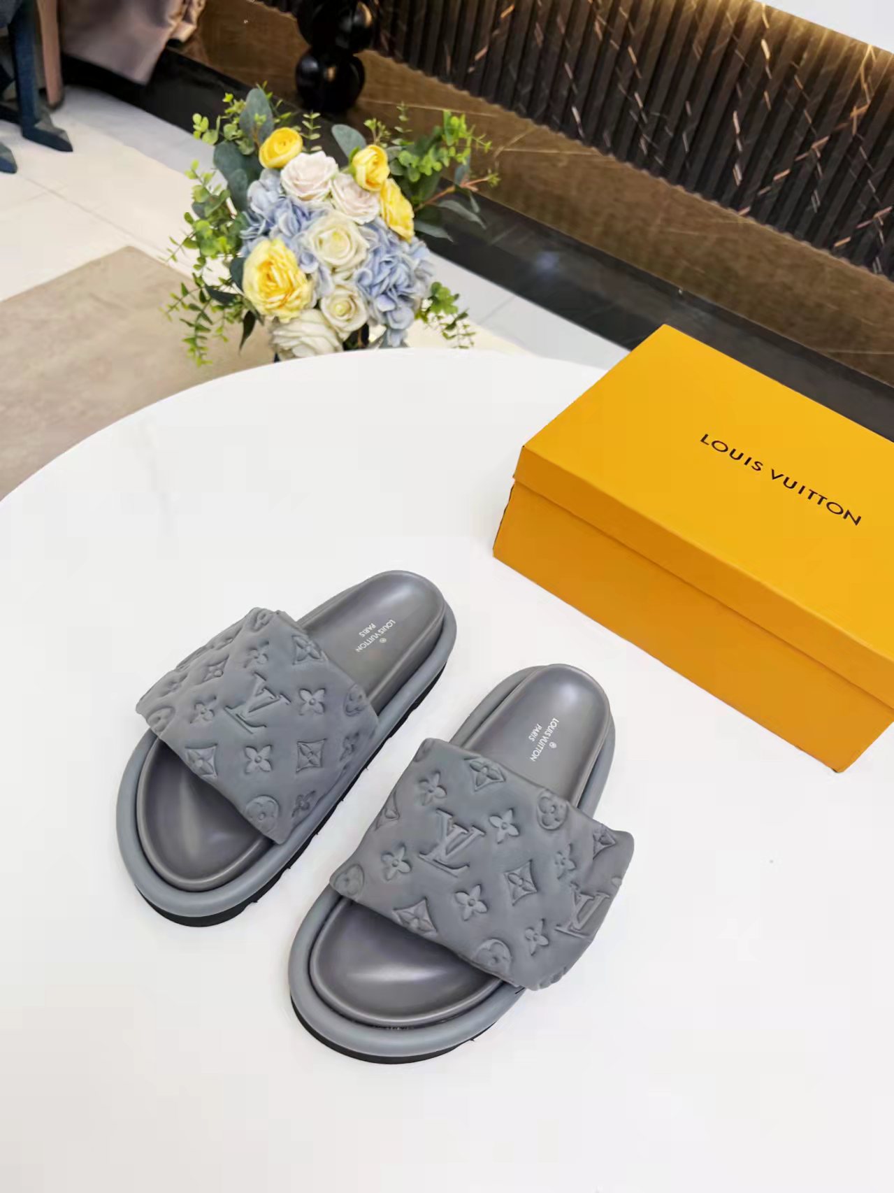 Louis Vuitton Slippers – Ali Plus