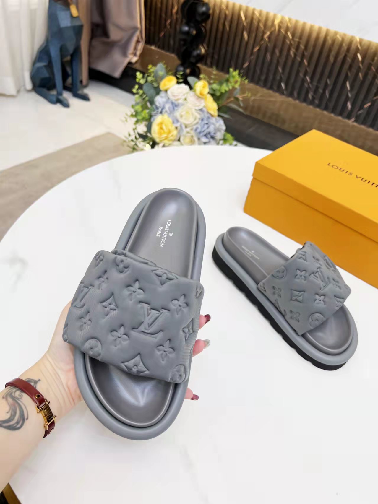 Louis Vuitton Slippers – Ali Plus