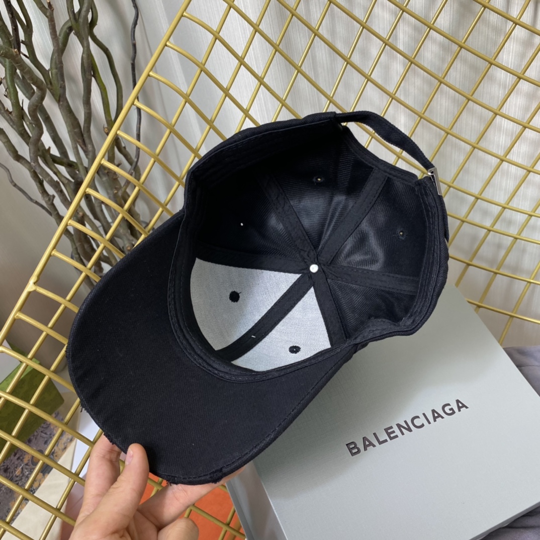 Balenciaga best sale cap inside