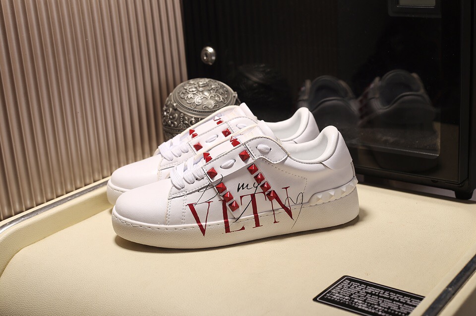 Valentino be my vltn sneaker sale